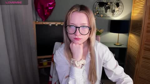 elliup online show from October 10, 2025, 8:35 am