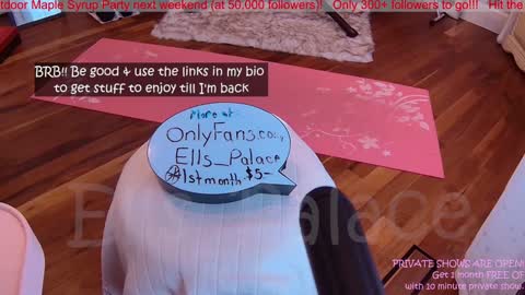 Snapshot of ells_palace chatting on December 21, 2024, 9:15 pm Ella Bella Bo Bella online show from December 21, 2024, 9:15 pm