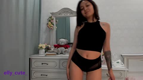 Elly Cute  online show from December 4, 2024, 3:26 am
