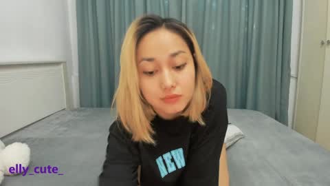 Snapshot of elly_cute_ chatting on May 15, 2026, 12:06 am Elly Cute online show from May 15, 2026, 12:06 am