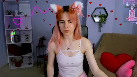 Snapshot of elly_wave chatting on June 10, 2026, 5:50 am Elly online show from June 10, 2026, 5:50 am