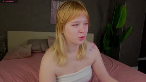 ellya_castro online show from November 27, 2025, 12:24 am