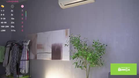 ellyl online show from October 6, 2025, 8:12 am