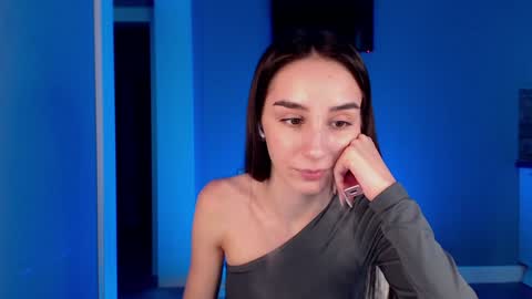 Im online Fri Sun Mon Tue Thu Fri Sat3 from 1000 online show from December 2, 2024, 9:45 am