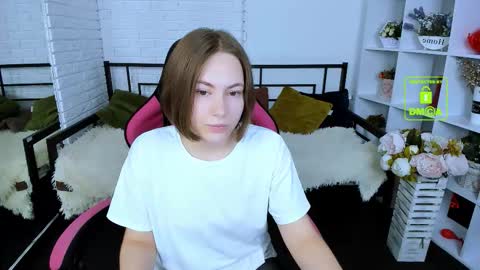 elma_lily online show from September 24, 2025, 6:17 am