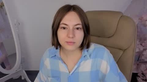 elma_lily online show from September 28, 2025, 6:41 am