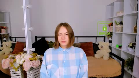 elma_lily online show from November 27, 2025, 7:10 am