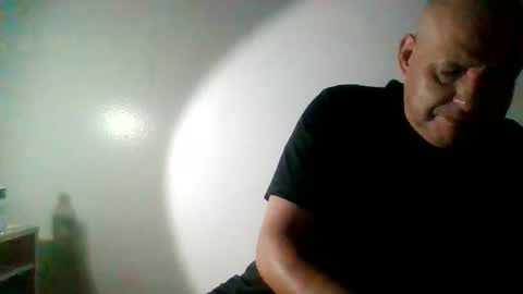 elmario24 online show from October 28, 2025, 10:19 am