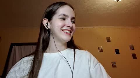 Snapshot of elmeraurora chatting on February 19, 2026, 6:31 am Kate online show from February 19, 2026, 6:31 am