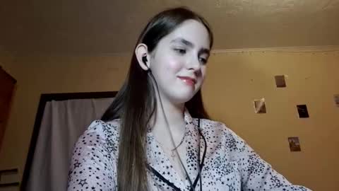 Snapshot of elmeraurora chatting on February 20, 2026, 5:02 pm Kate online show from February 20, 2026, 5:02 pm