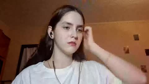 Snapshot of elmeraurora chatting on February 23, 2026, 12:02 pm Kate online show from February 23, 2026, 12:02 pm