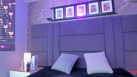 Elodie  online show from October 7, 2025, 8:50 pm