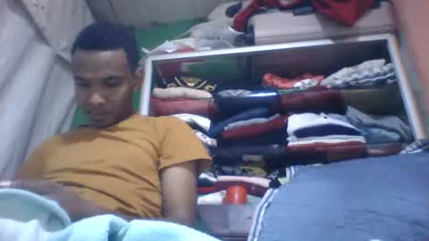 elodynarcisse online show from December 19, 2025, 4:47 pm