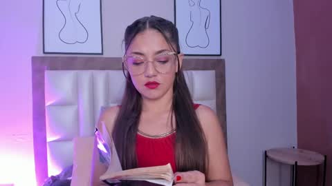 EloiseQuinn online show from September 25, 2025, 1:04 pm