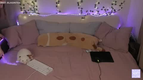 Ela give me a thumbs up if you like it  and this is important for the development of the account online show from March 25, 2026, 8:26 pm