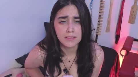 elowen_halley1 online show from February 4, 2026, 8:25 pm