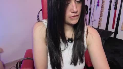 elowen_halley1 online show from April 16, 2026, 5:58 pm