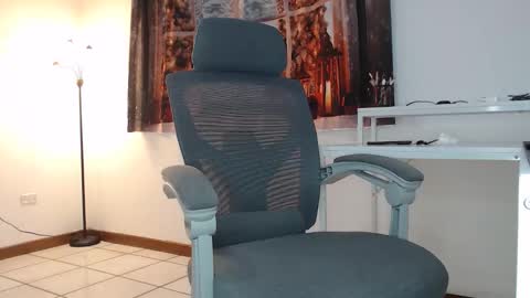 eloysamm online show from November 25, 2025, 12:32 am