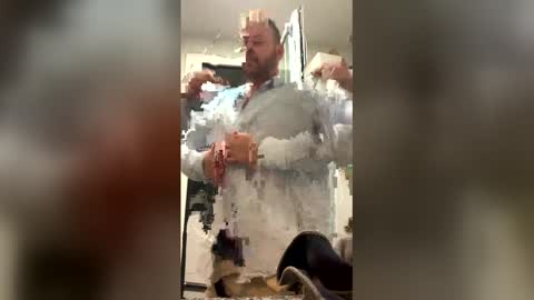 elpeladilla online show from December 4, 2025, 1:48 am