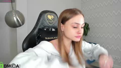 elsa_carterr online show from December 2, 2025, 9:36 am