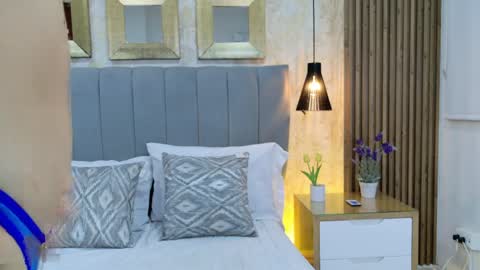 Isabela Martinez online show from April 7, 2026, 3:29 am