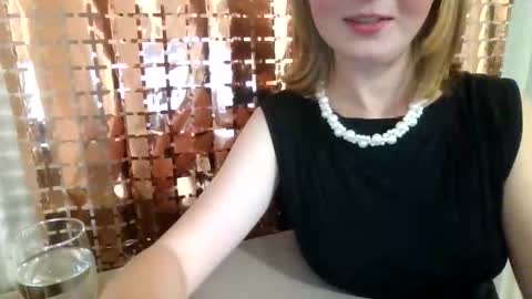 Snapshot of elsamartinez chatting on September 22, 2025, 6:21 pm ElsaMartinez online show from September 22, 2025, 6:21 pm