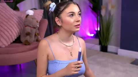 Snapshot of elsasolace chatting on October 18, 2025, 8:42 pm Adina online show from October 18, 2025, 8:42 pm