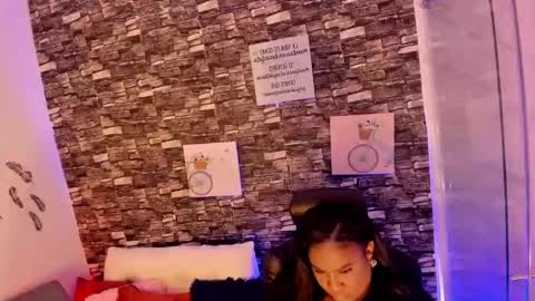 elsiemorrison online show from September 9, 2025, 12:59 pm