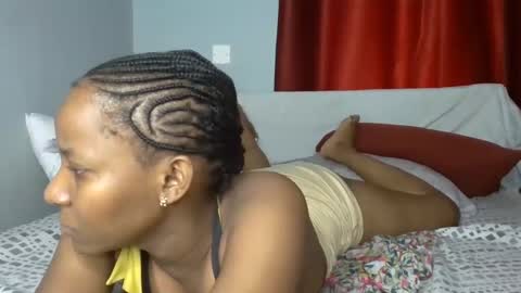 elsysmile online show from January 21, 2025, 11:03 am