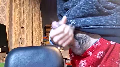 elvergg1 online show from December 1, 2025, 9:47 am