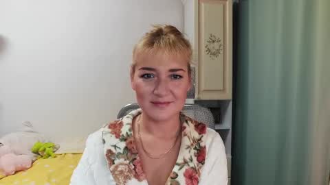 Snapshot of elviraforyou chatting on December 3, 2024, 6:26 am Elvira online show from December 3, 2024, 6:26 am