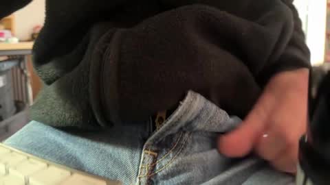 Elvis online show from December 21, 2024, 9:04 pm