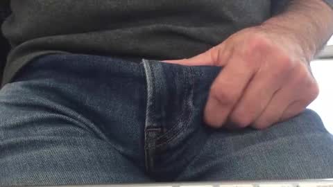 Elvis online show from November 29, 2025, 11:30 pm