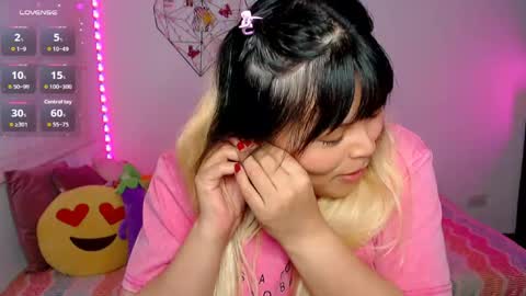 Snapshot of elymoon chatting on May 8, 2026, 11:10 pm Ely online show from May 8, 2026, 11:10 pm