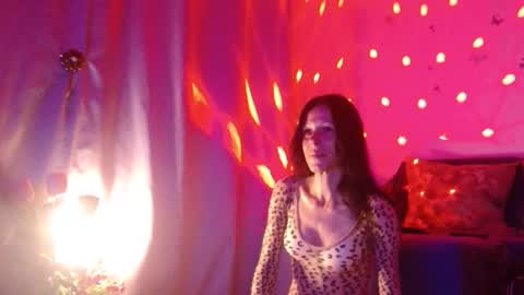 Elisa online show from September 29, 2025, 5:29 pm