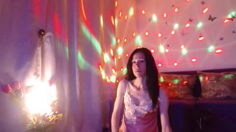 Elisa online show from June 3, 2026, 6:57 pm