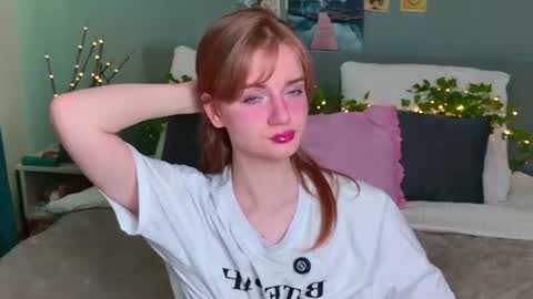 Snapshot of elza_hofffman chatting on June 15, 2026, 5:26 pm Chloyka online show from June 15, 2026, 5:26 pm