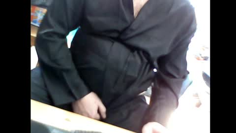 Em online show from April 7, 2026, 2:39 pm