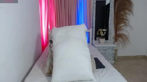 A N D R E A online show from February 19, 2025, 9:17 am