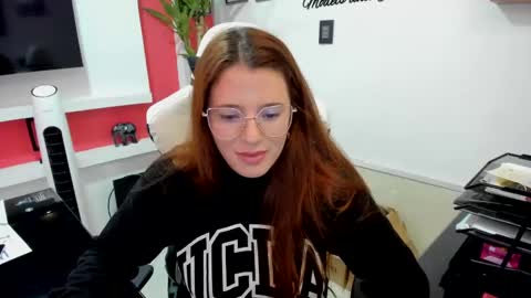 Estefany Martinez Acua INSTAGRAM ema 04oficial online show from February 15, 2025, 8:33 pm