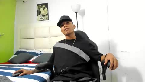 Snapshot of emanuel_23cm_ chatting on March 3, 2026, 2:39 am EMANUEL online show from March 3, 2026, 2:39 am