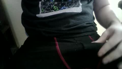 Snapshot of emberrush chatting on November 18, 2025, 8:24 pm Ember online show from November 18, 2025, 8:24 pm