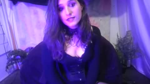 Snapshot of embers_of_eternity chatting on January 18, 2025, 2:03 am Ellie online show from January 18, 2025, 2:03 am