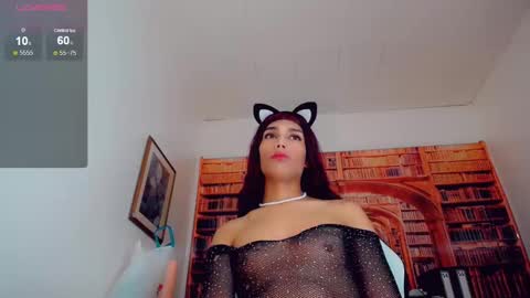 Snapshot of emeli_roushot chatting on December 17, 2024, 11:28 am Emeli online show from December 17, 2024, 11:28 am