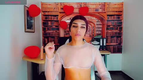Snapshot of emeli_roushot chatting on February 13, 2025, 10:34 am Emeli online show from February 13, 2025, 10:34 am