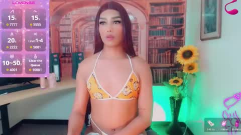 Snapshot of emeli_roushot chatting on October 4, 2025, 11:19 am Emeli online show from October 4, 2025, 11:19 am