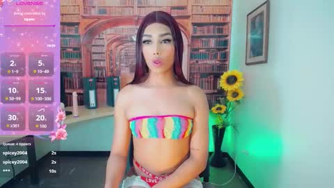 Snapshot of emeli_roushot chatting on October 11, 2025, 11:20 am Emeli online show from October 11, 2025, 11:20 am