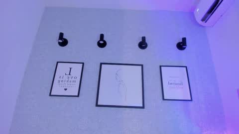 emelie_89 online show from February 28, 2025, 10:06 pm