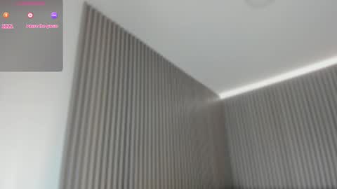 emelie_89 online show from February 2, 2026, 11:53 am