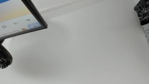 Snapshot of emelie_ch_ chatting on December 2, 2024, 9:28 pm Emily  online show from December 2, 2024, 9:28 pm